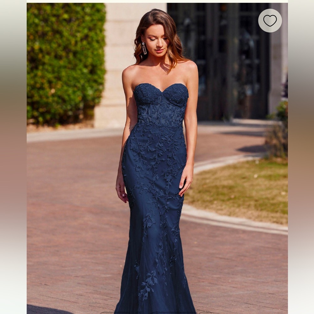 Stacees evening gown. New with Tags size 6